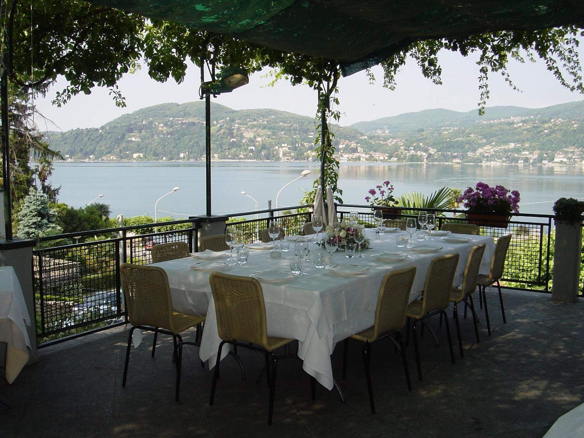 Hotel Belvedere Ranco Exterior foto
